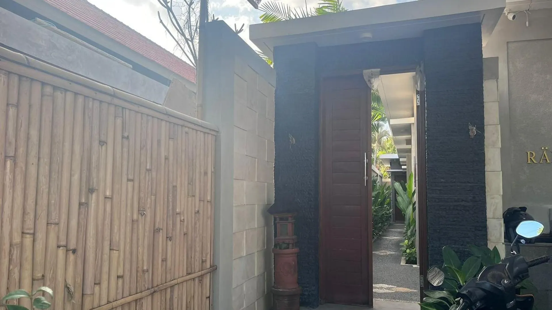 Ranala Coliving Hotel Seminyak  3*, Seminyak (Bali)